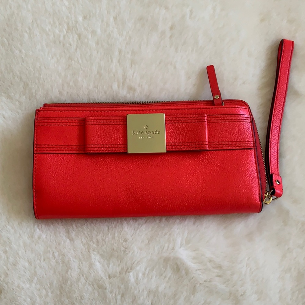 Kate Spade wristlet/wallet beautiful hot pink color